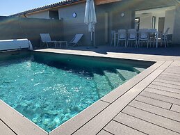 Green Corsican Oasis With Pool