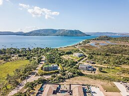 Green Corsican Oasis With Pool