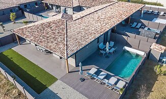 Green Corsican Oasis With Pool