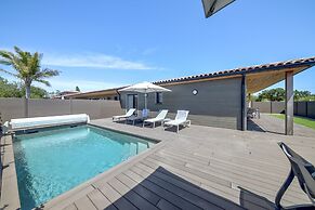 Green Corsican Oasis With Pool
