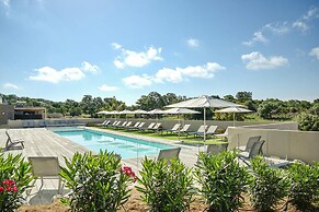 Lecci Villa With Outdoor Pools