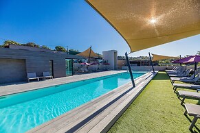 Lecci Villa With Outdoor Pools