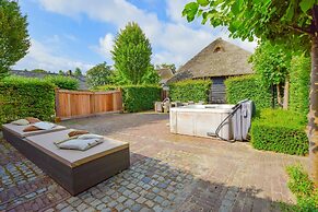 Charming Home With Hot Tub