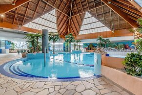 Stunning Bungalow With Pool for 6
