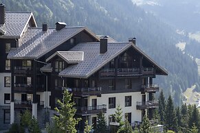 Retreat With Spa Access