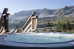 Retreat With Spa Access