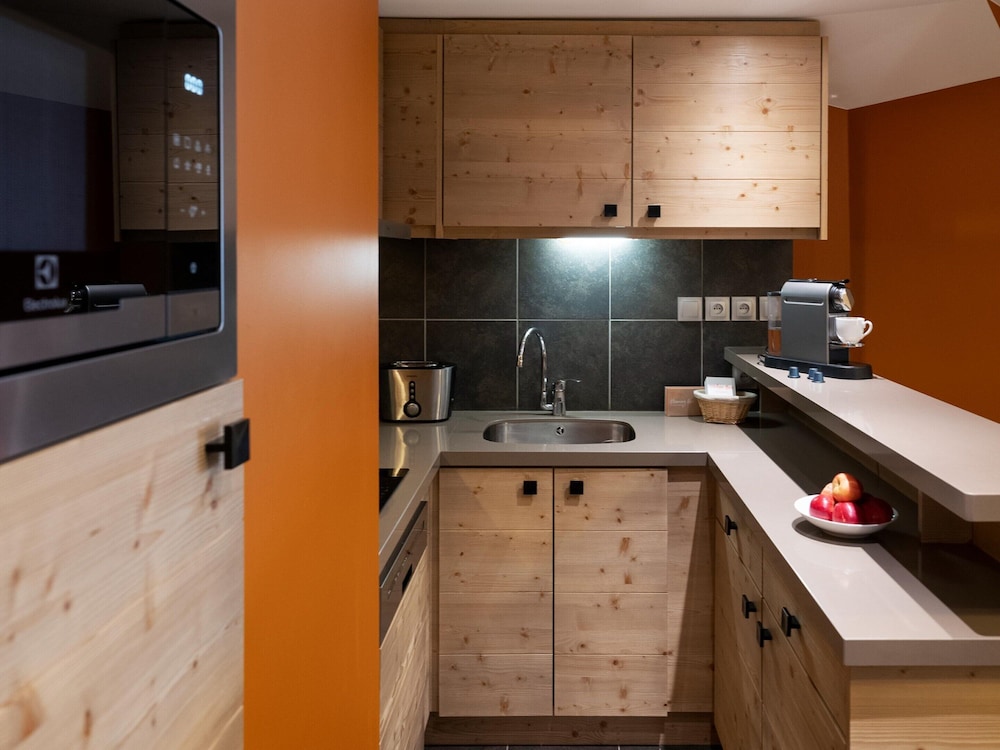 Retreat With Spa Access