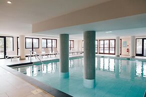 Retreat With Spa Access
