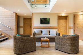 Retreat With Spa Access