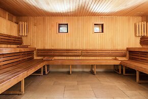 Retreat With Spa Access