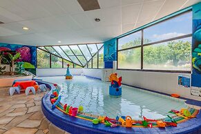 Family Duplex for 4 With Pool