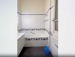1bdr/2p Apt - Near Monceau et Arc de Triomphe