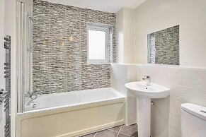 House Sleeps 8 With Wifi