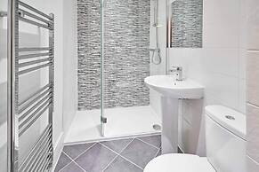 House Sleeps 8 With Wifi