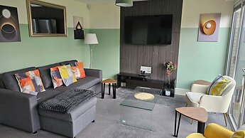 House Sleeps 8 With Wifi