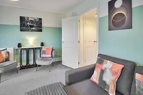 House Sleeps 8 With Wifi