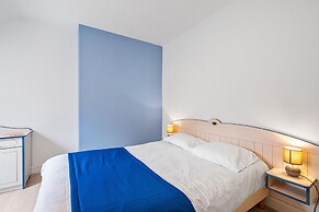 Scenic 6-person Duplex Retreat