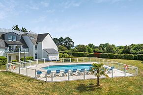 Scenic 6-person Duplex Retreat