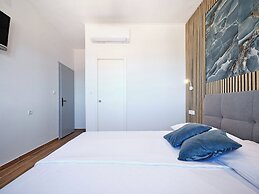 Apartment Marble View