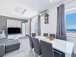 Apartment Marble View