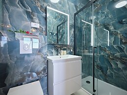Apartment Marble View