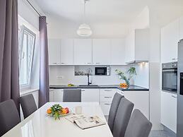 Apartment Marble View