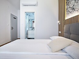 Apartment Marble View