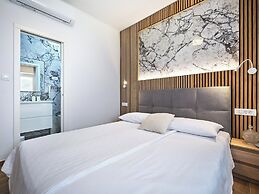 Apartment Marble View