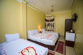 Bella Casa Pyramids Inn