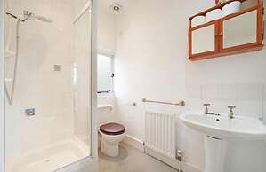 Grade 2 Listed 20 Mins to Baker Street Sleeps 17