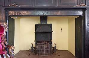 Grade 2 Listed 20 Mins to Baker Street Sleeps 17