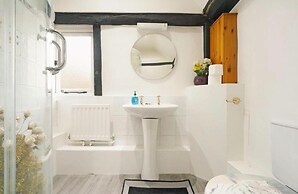 Grade 2 Listed 20 Mins to Baker Street Sleeps 17
