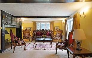 Grade 2 Listed 20 Mins to Baker Street Sleeps 17