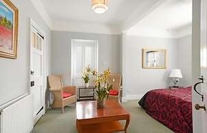 Grade 2 Listed 20 Mins to Baker Street Sleeps 17