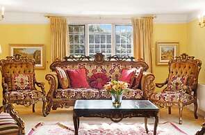 Grade 2 Listed 20 Mins to Baker Street Sleeps 17