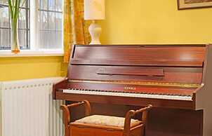 Grade 2 Listed 20 Mins to Baker Street Sleeps 17