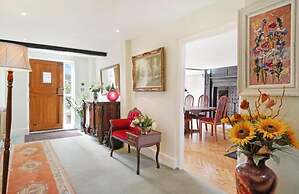 Grade 2 Listed 20 Mins to Baker Street Sleeps 17