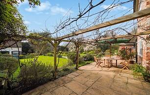 Grade 2 Listed 20 Mins to Baker Street Sleeps 17