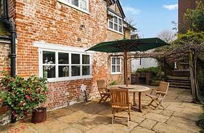 Grade 2 Listed 20 Mins to Baker Street Sleeps 17