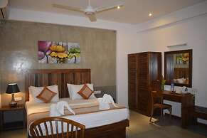 Lotus Lake Residence - Kandy