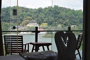 Lotus Lake Residence - Kandy