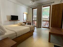 Lotus Lake Residence - Kandy