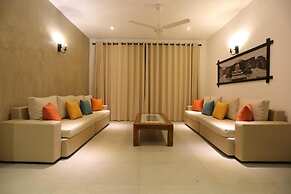 Lotus Lake Residence - Kandy