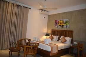 Lotus Lake Residence - Kandy