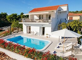 Mediterranean Dream Villa With Pool