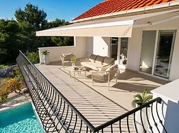 Mediterranean Dream Villa With Pool