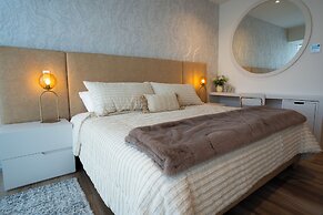 Modern & Comfortable Apartment
