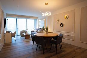 Modern & Comfortable Apartment