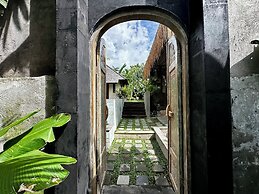 Villa Chempaka Chill by Alfred in Bali