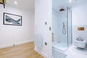 Modern 2BR Apartment Leeds Centre